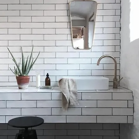 Stijlvol Overnachten In Atelier Tussen Maastricht En Luik *